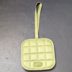 Lug , Luggage Baggage Claim Green Tag.